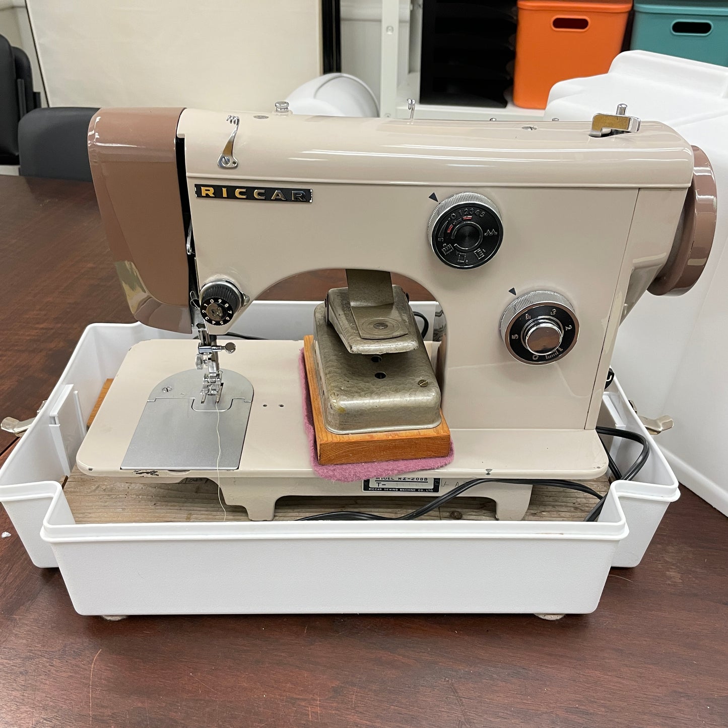 Riccar Sewing Machine - RZ-208B