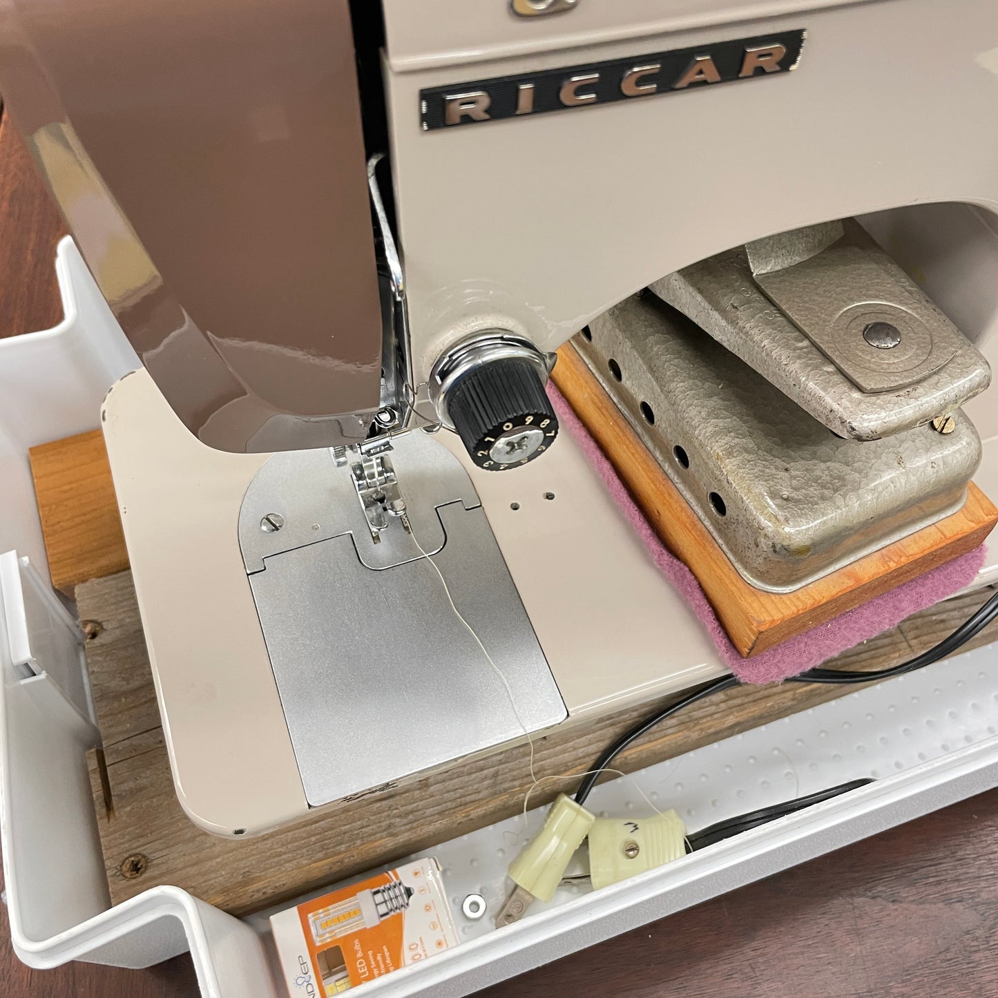 Riccar Sewing Machine - RZ-208B