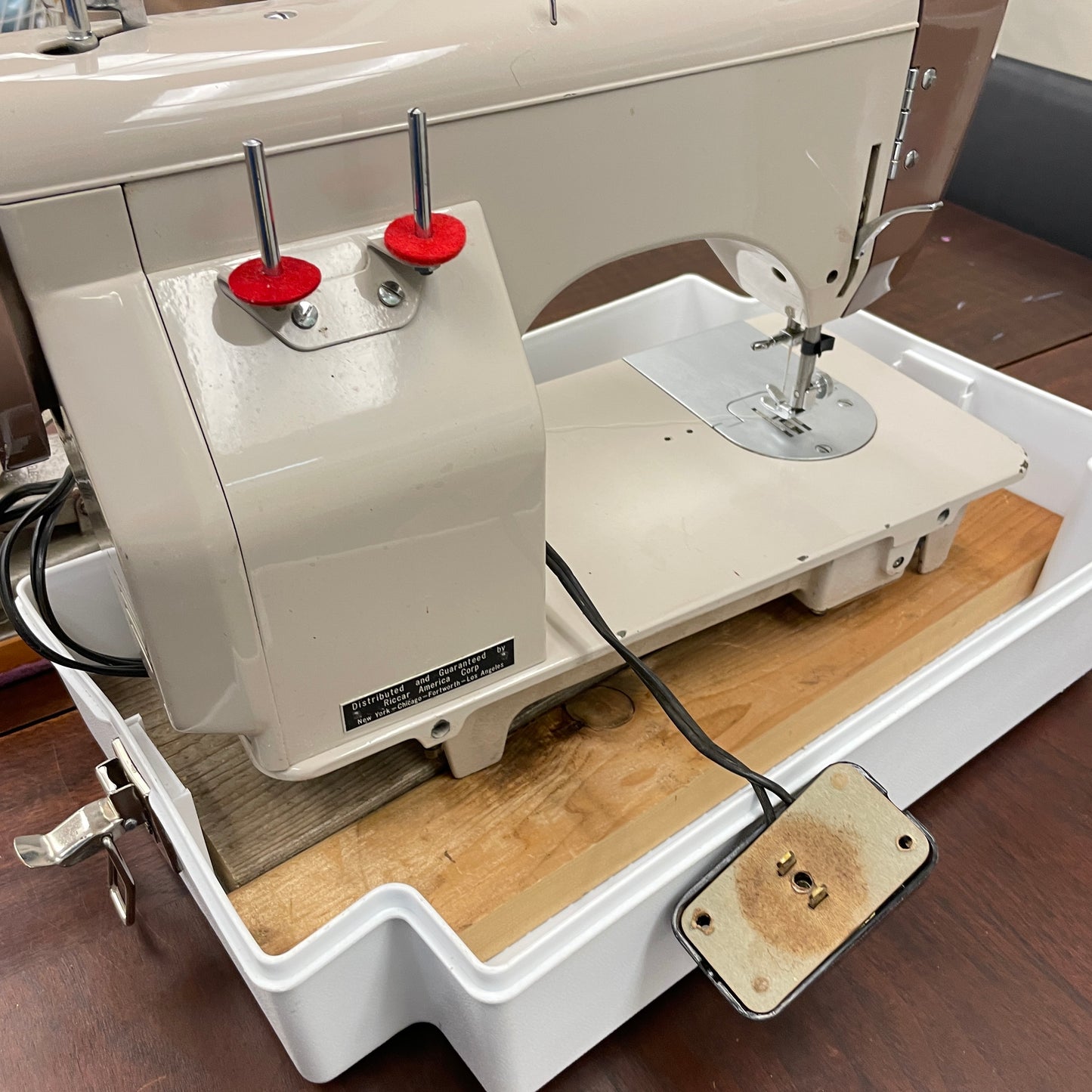 Riccar Sewing Machine - RZ-208B