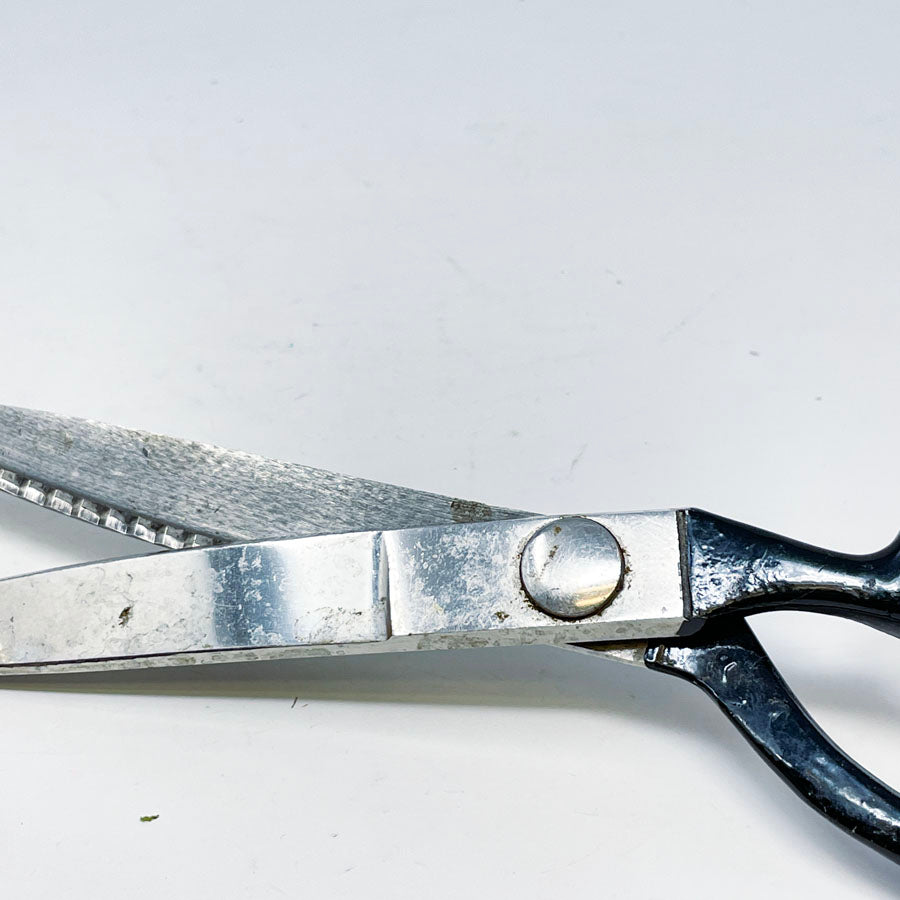 Vintage Weiss Black Handled Pinking Shears