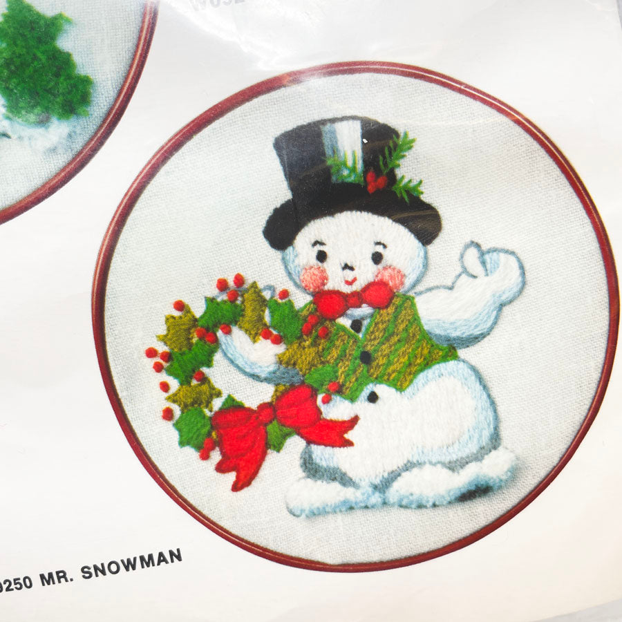 Vintage Bernat Holiday Hoops Mr/Mrs Snowman Stitchery Kit - 1978