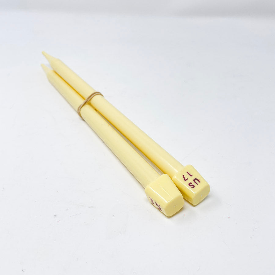 Stock Item: Plastic Knitting Needles – Pick-a-Size