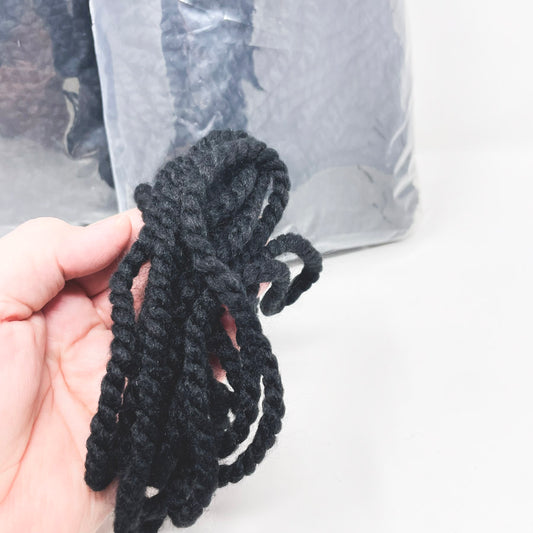 Black Strings Yarn Bag (1)