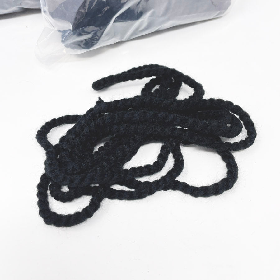 Black Strings Yarn Bag (1)